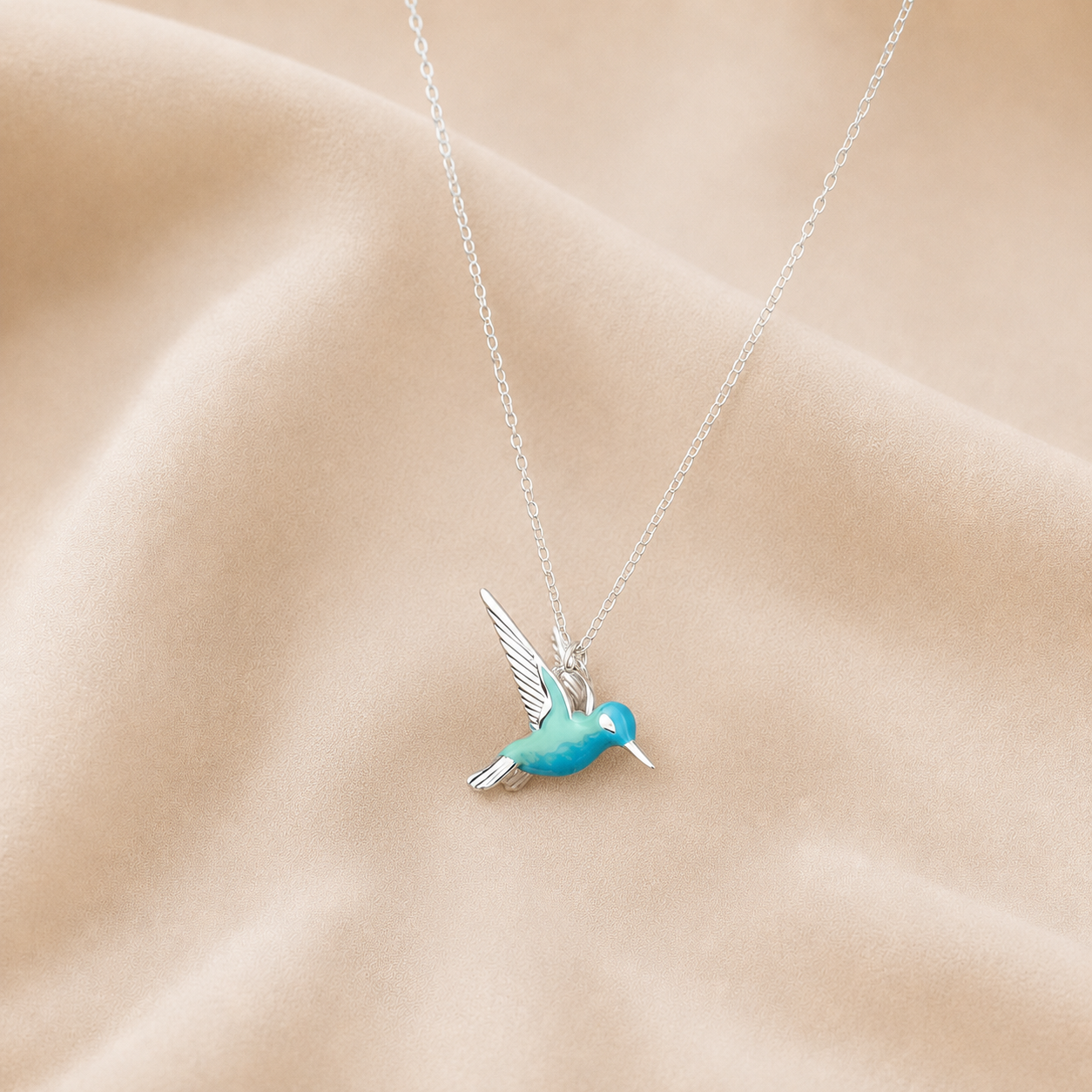 Collar de Colibrí con Esmalte