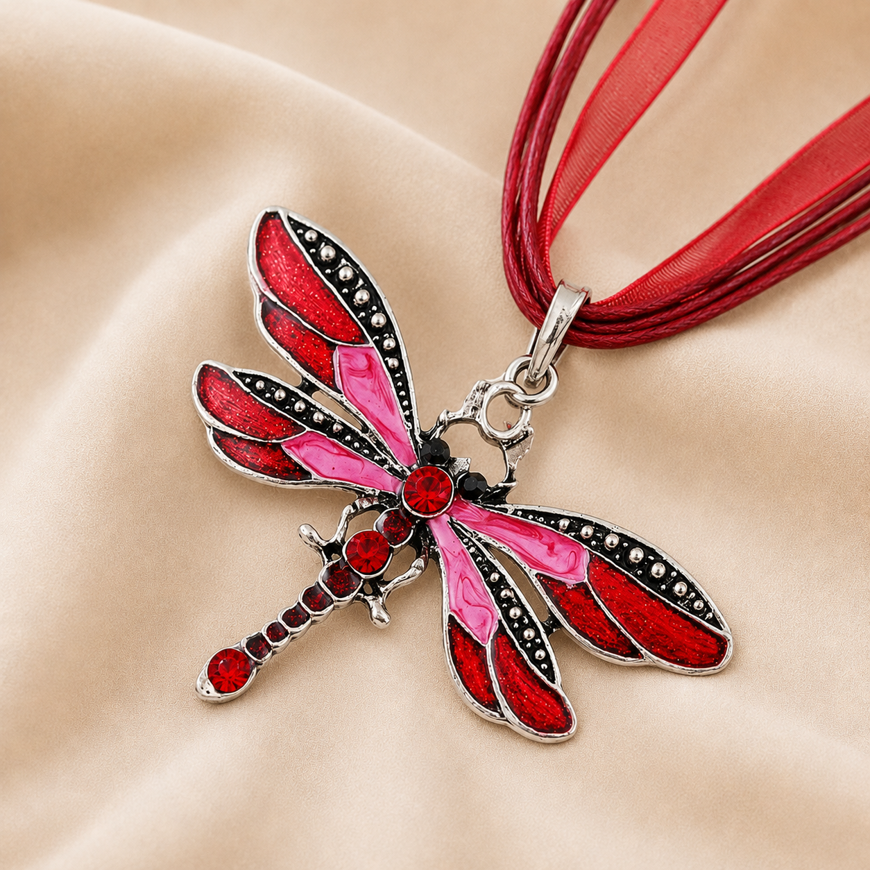 Collar con Colgante de Libélula de Cristal